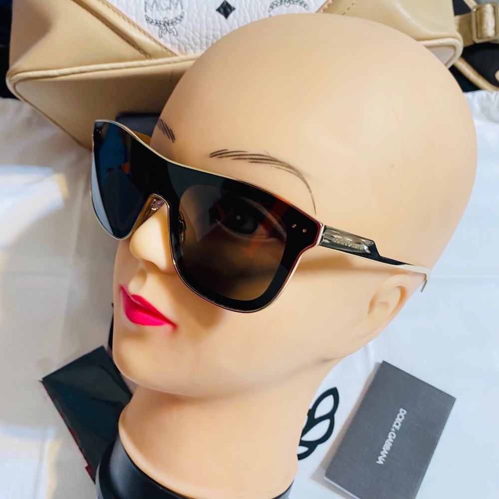 😎Dolce & gabbana women Sunglases 👓🕶😎 💯 autén